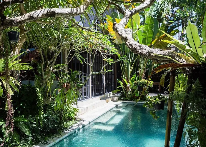 Where Art And Relaxation Meet In Tropical Paradise Villa *
