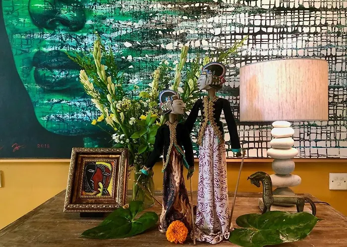 Where Art And Relaxation Meet In Tropical Paradise Villa