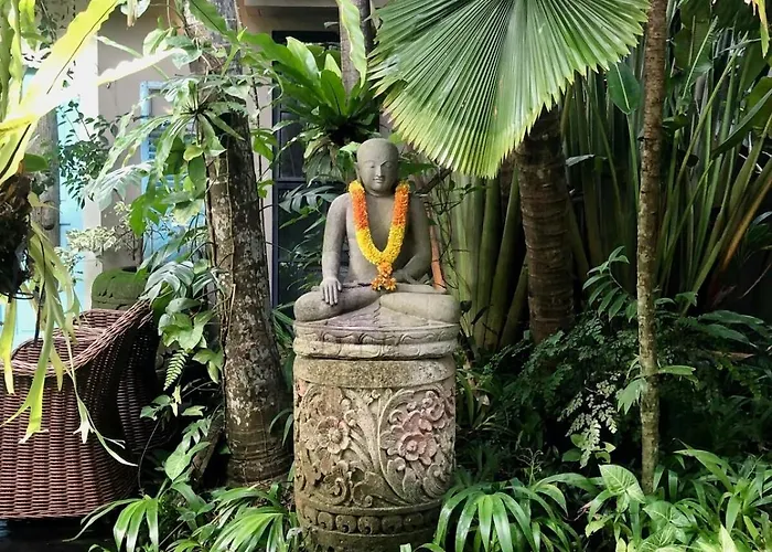 Where Art And Relaxation Meet In Tropical Paradise *